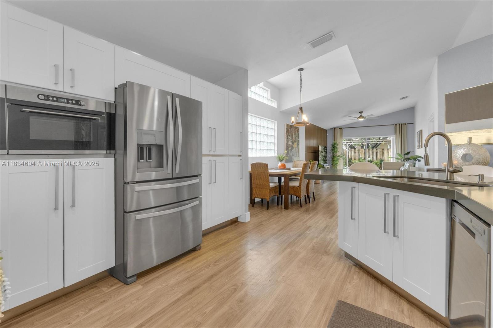 SAPPHIRE SHORES-SAPPHIRE - Residential