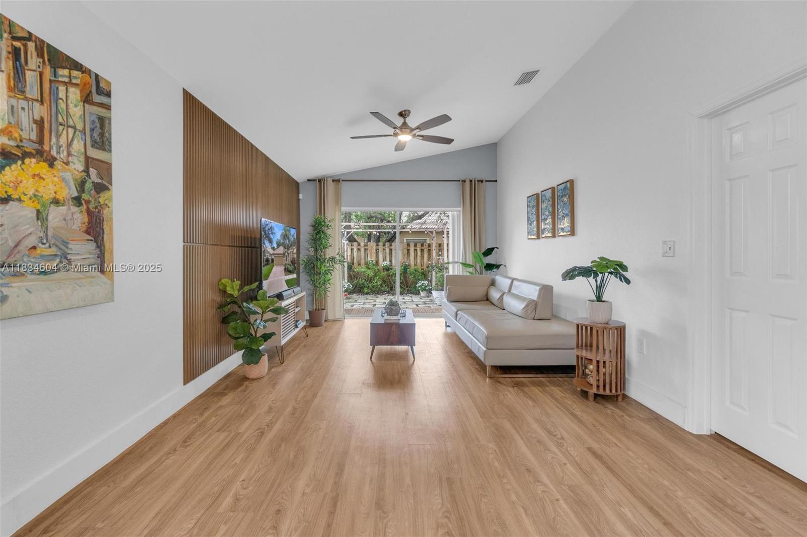 SAPPHIRE SHORES-SAPPHIRE - Residential