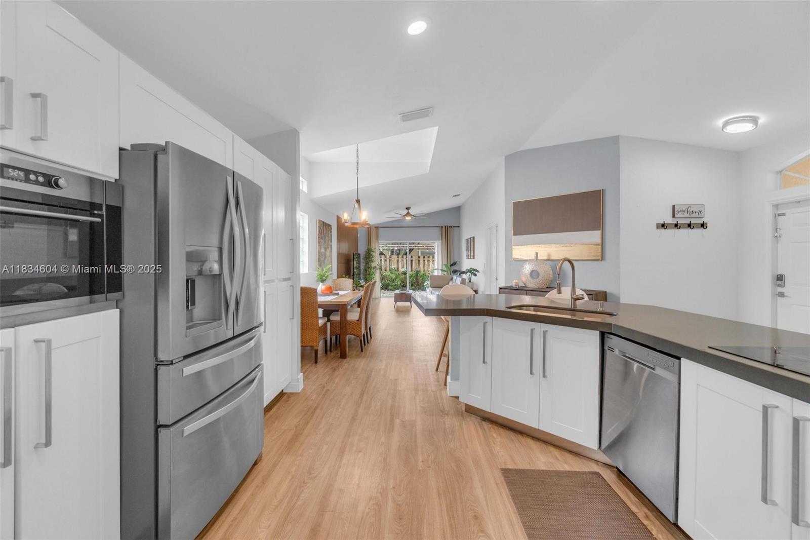 SAPPHIRE SHORES-SAPPHIRE - Residential