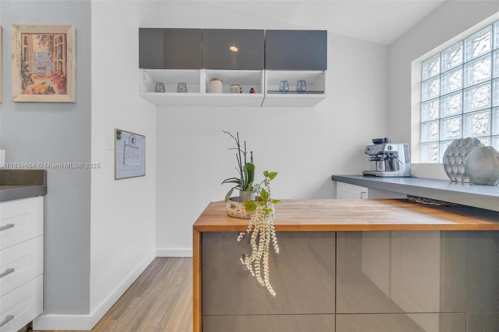 SAPPHIRE SHORES-SAPPHIRE - Residential