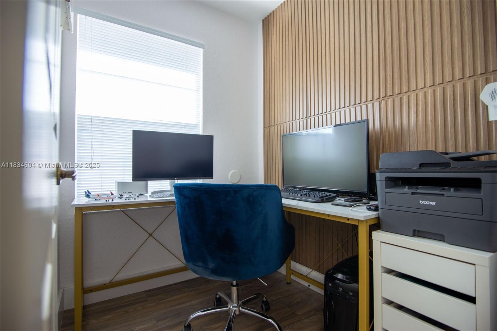 SAPPHIRE SHORES-SAPPHIRE - Residential