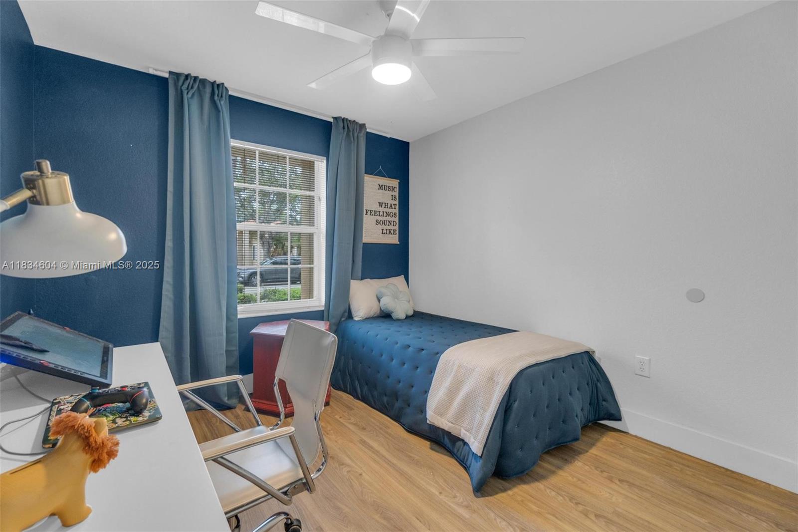 SAPPHIRE SHORES-SAPPHIRE - Residential