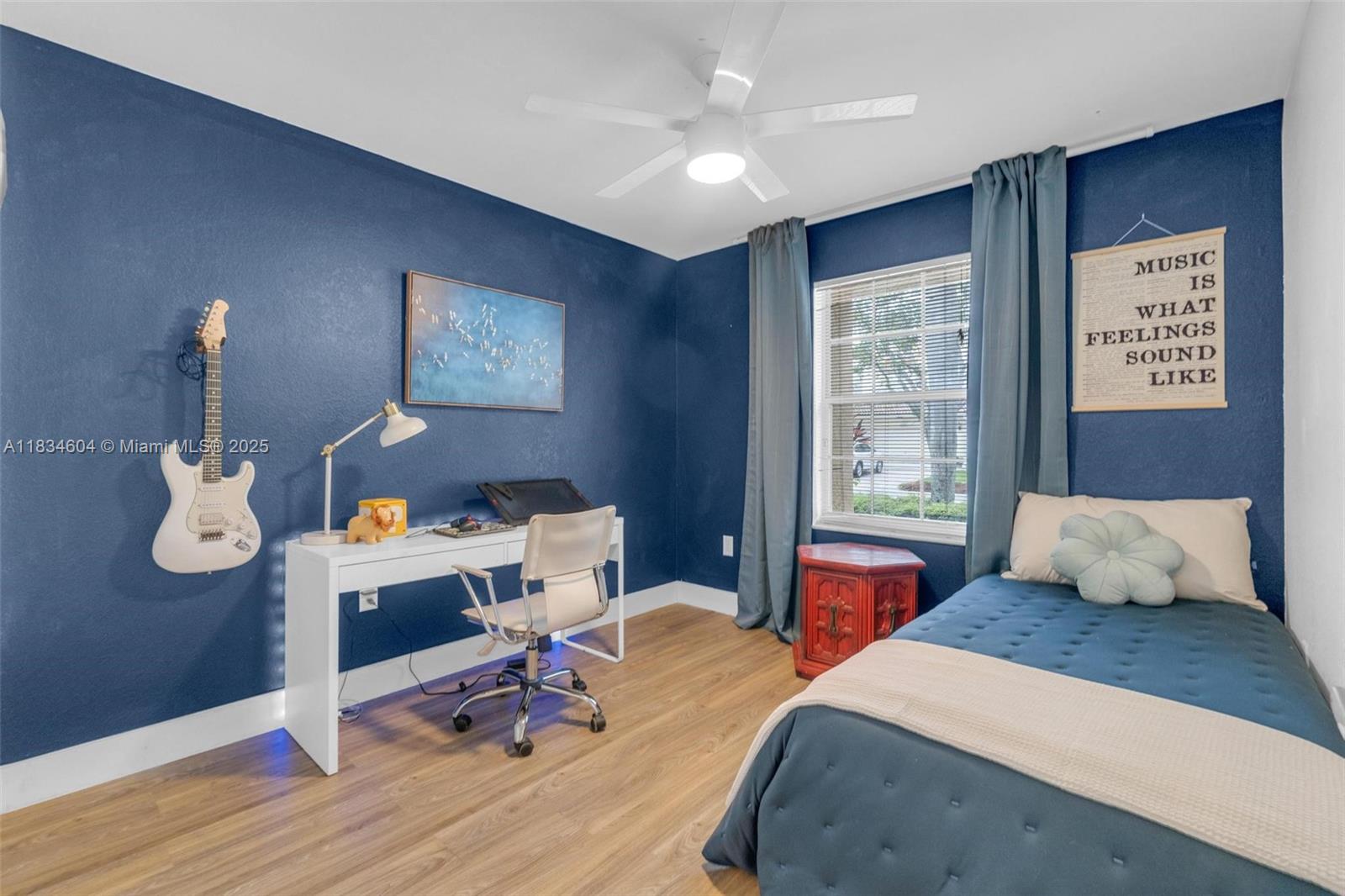 SAPPHIRE SHORES-SAPPHIRE - Residential