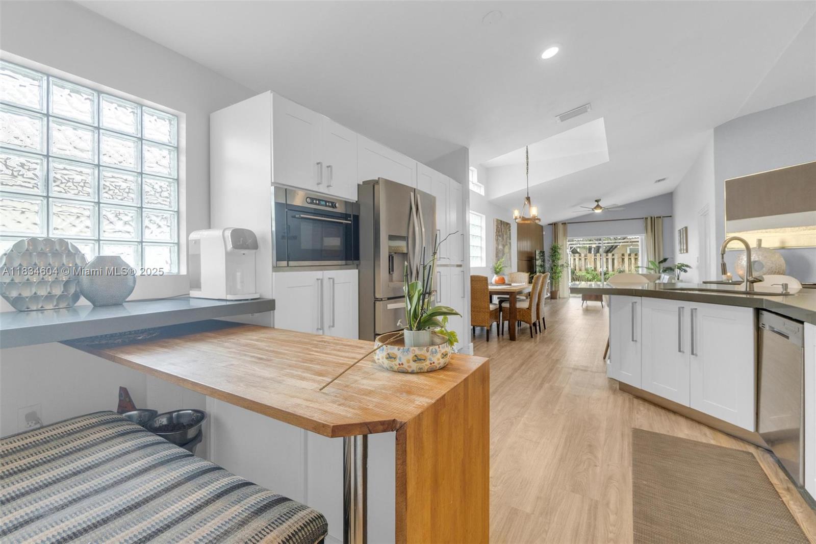 SAPPHIRE SHORES-SAPPHIRE - Residential