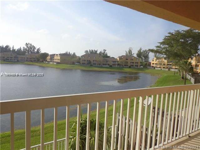 VILLAS AT LAKEVIEW CONDO - Residential