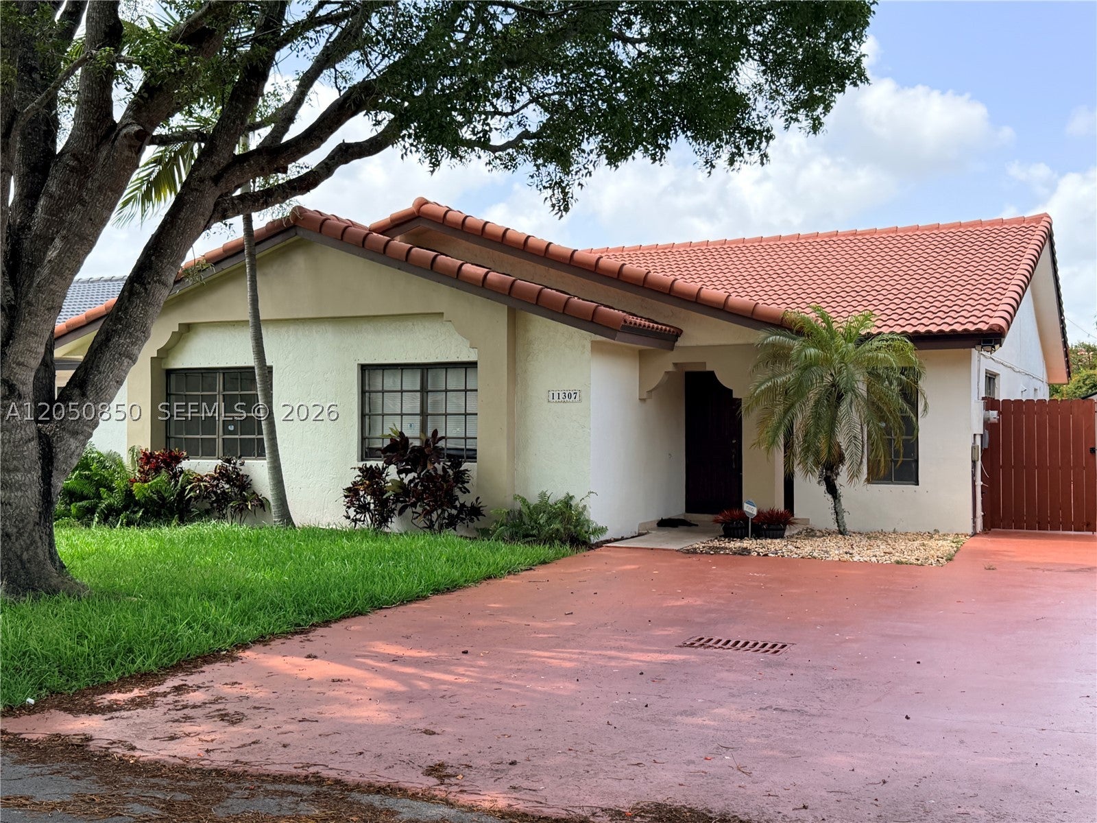 11307 SW 74th Ter - Image 1