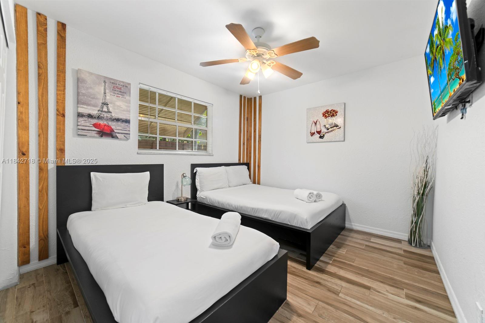 SUNSET ISLES SEC 3 - Residential