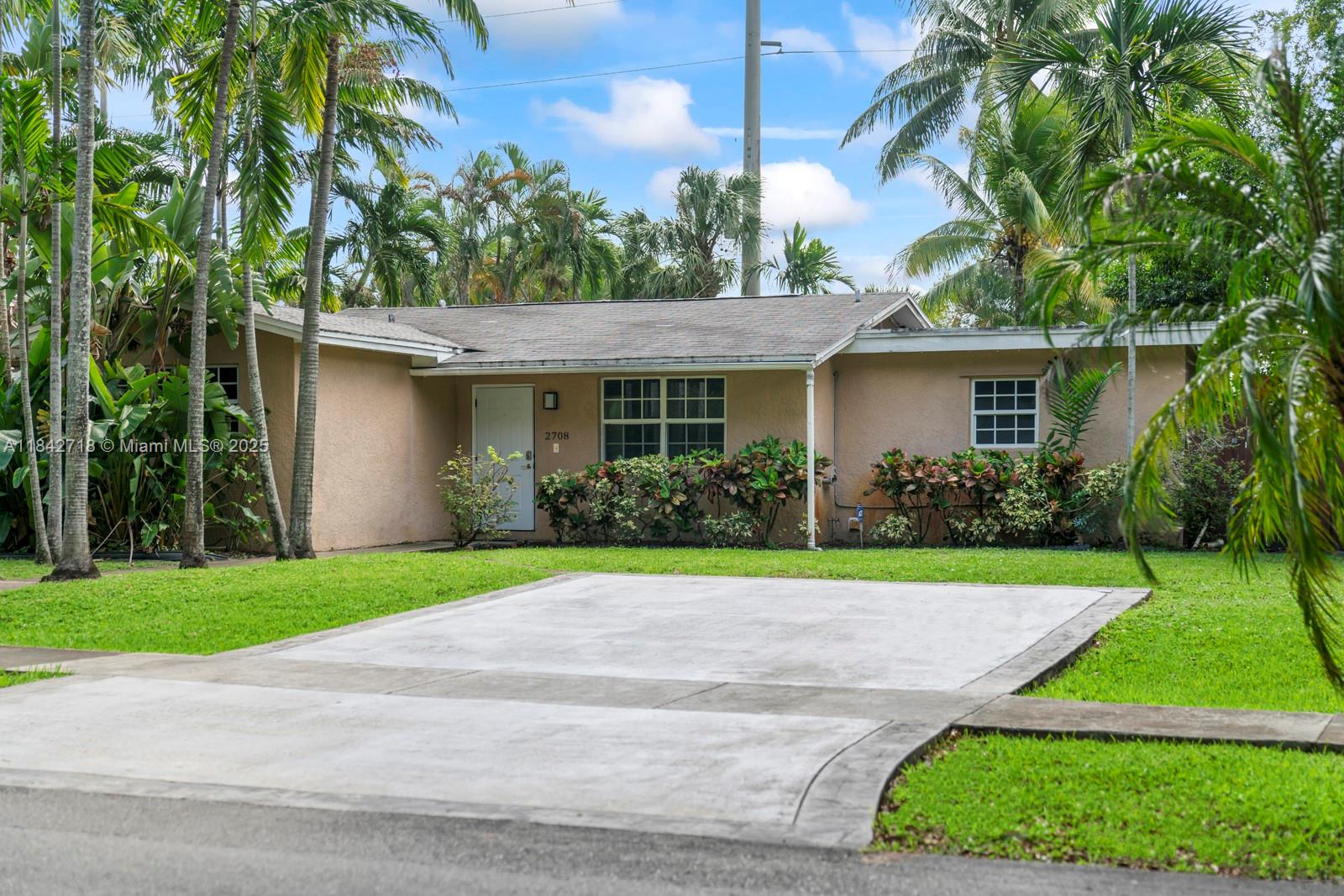 SUNSET ISLES SEC 3 - Residential