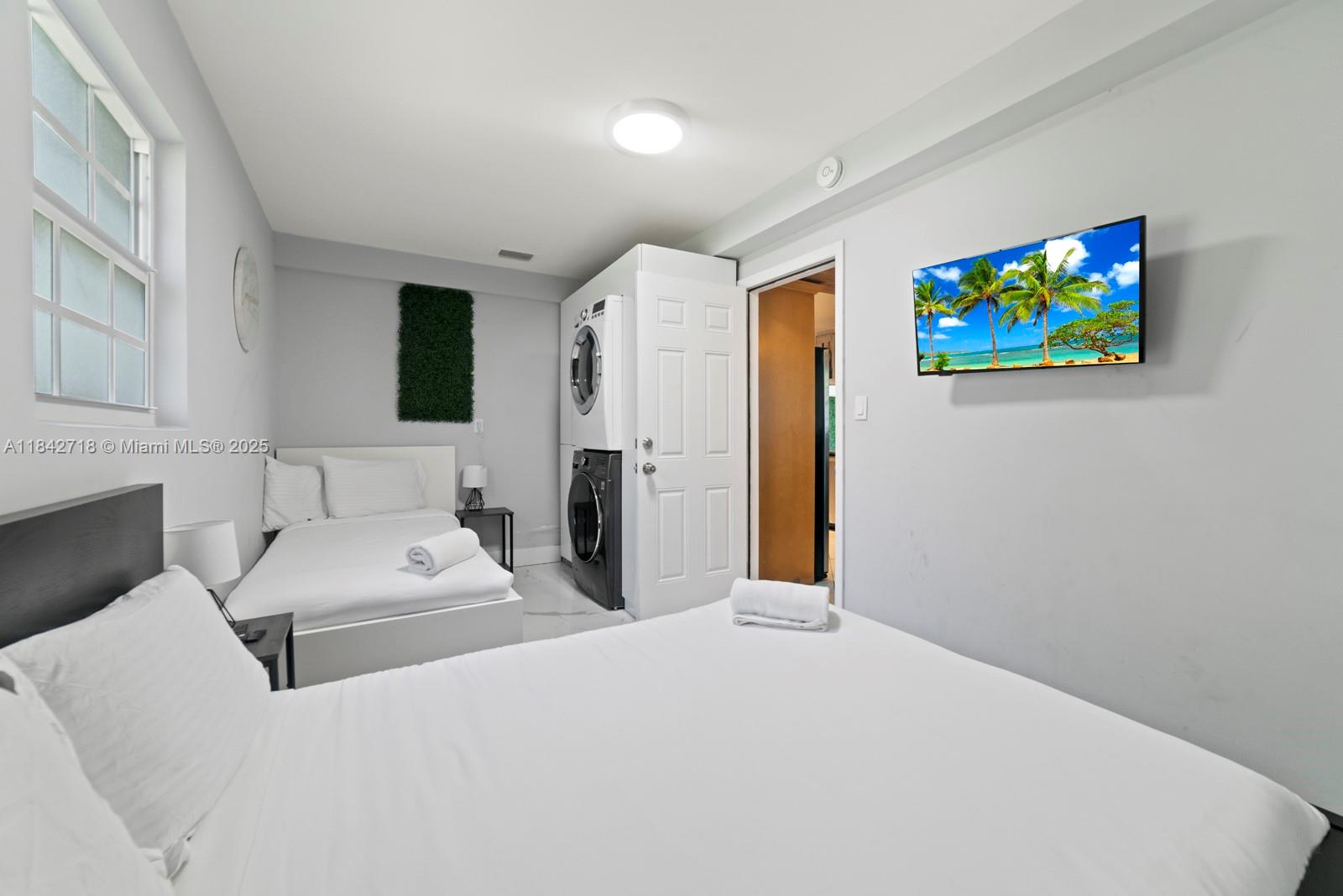 SUNSET ISLES SEC 3 - Residential