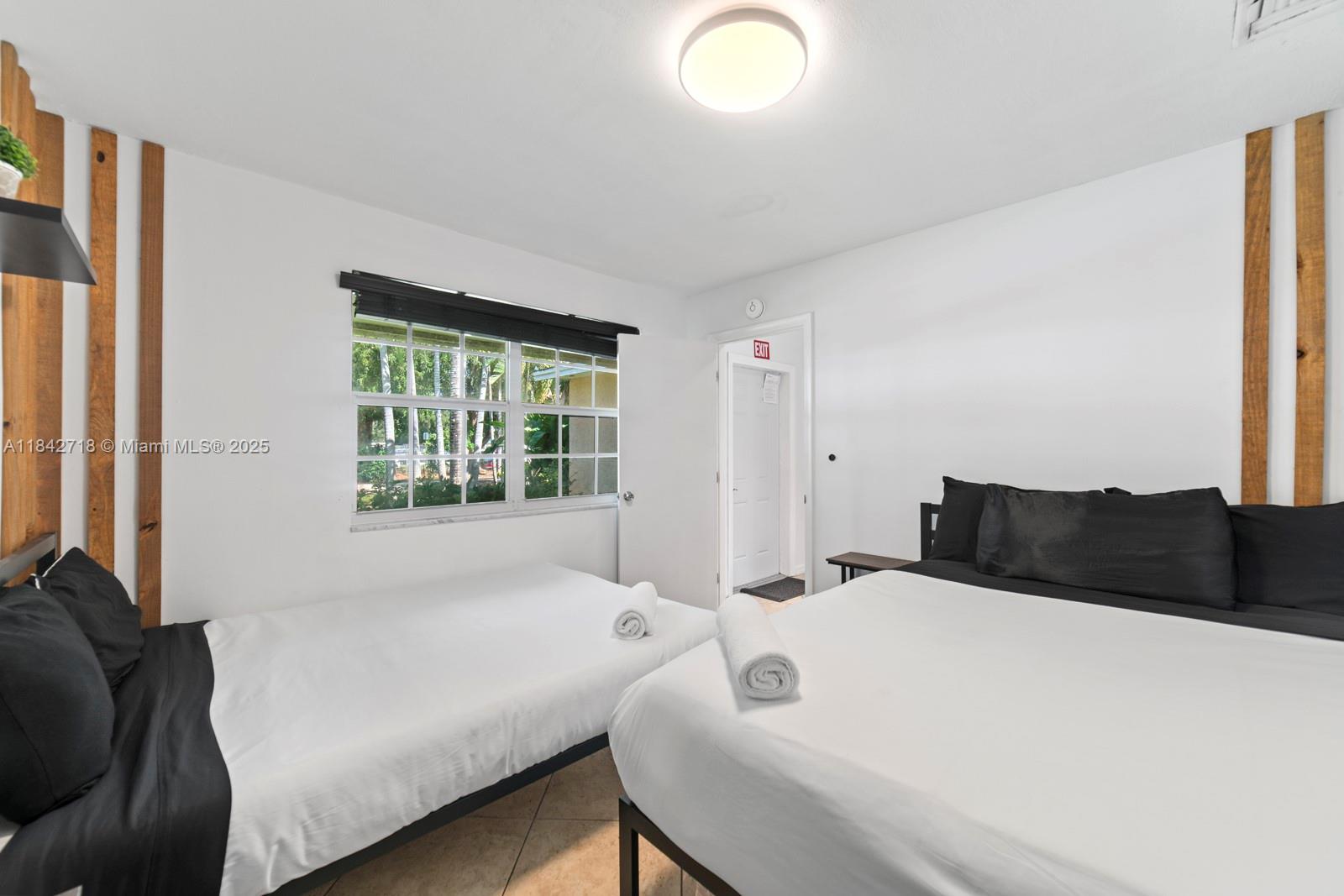 SUNSET ISLES SEC 3 - Residential