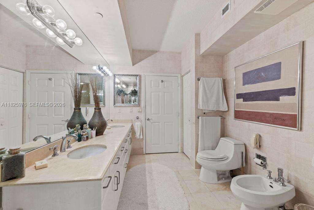 LHERMITAGE II CONDOMINIUM - Residential