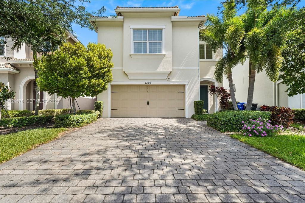 Photo of 4325 Large Leaf Ln, Hollywood, FL 33021 (MLS # A12024576)