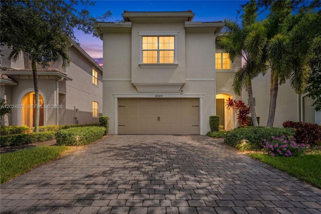 Photo of 4325 Large Leaf Ln, Hollywood, FL 33021 (MLS # A12024576)