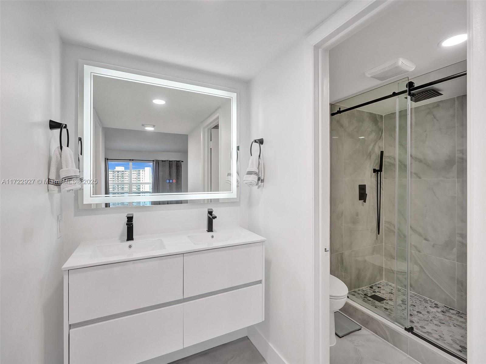 PLAYA DEL SOL CONDO - Residential