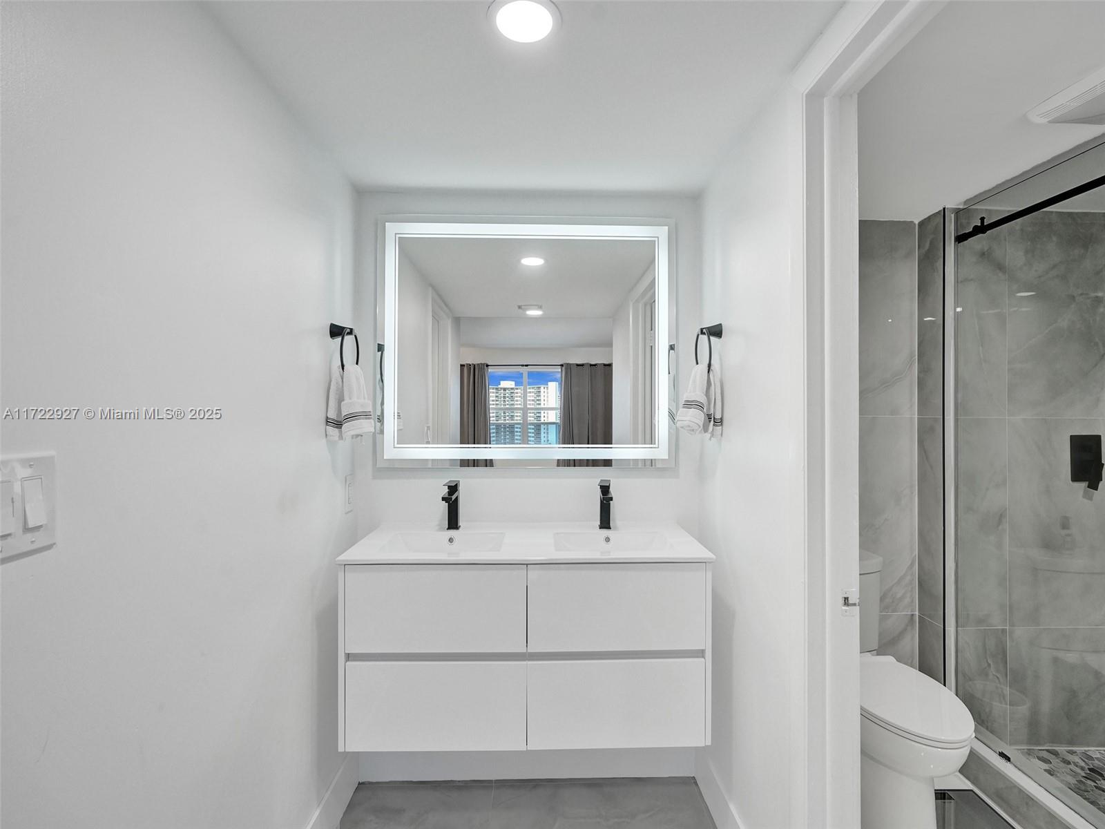 PLAYA DEL SOL CONDO - Residential