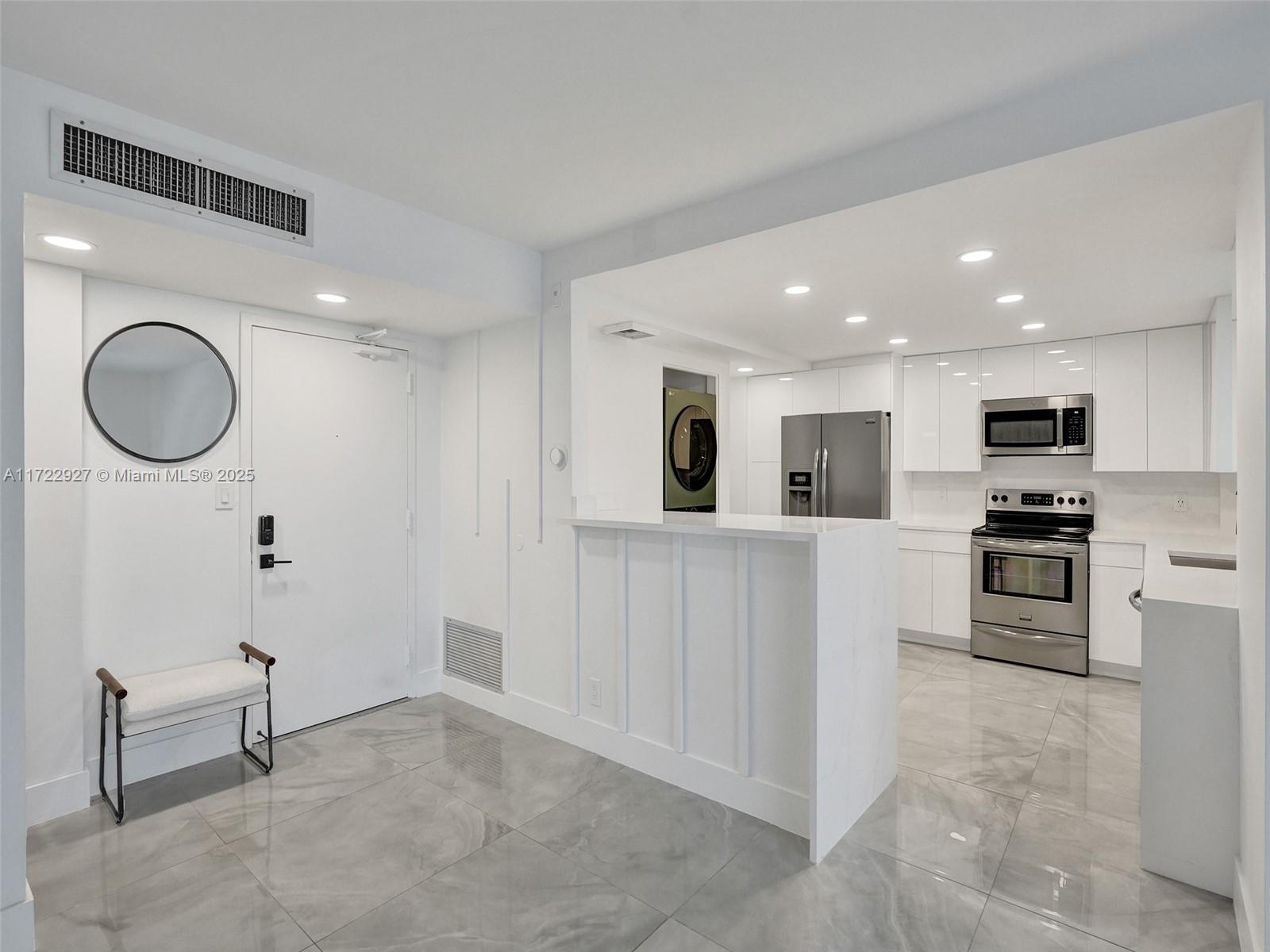 PLAYA DEL SOL CONDO - Residential