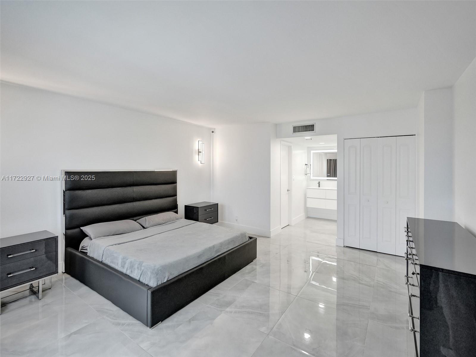 PLAYA DEL SOL CONDO - Residential