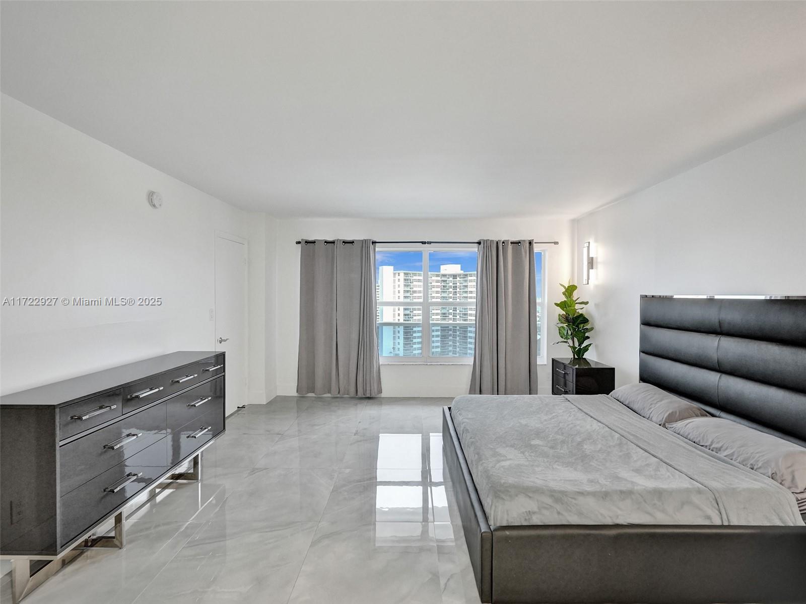 PLAYA DEL SOL CONDO - Residential