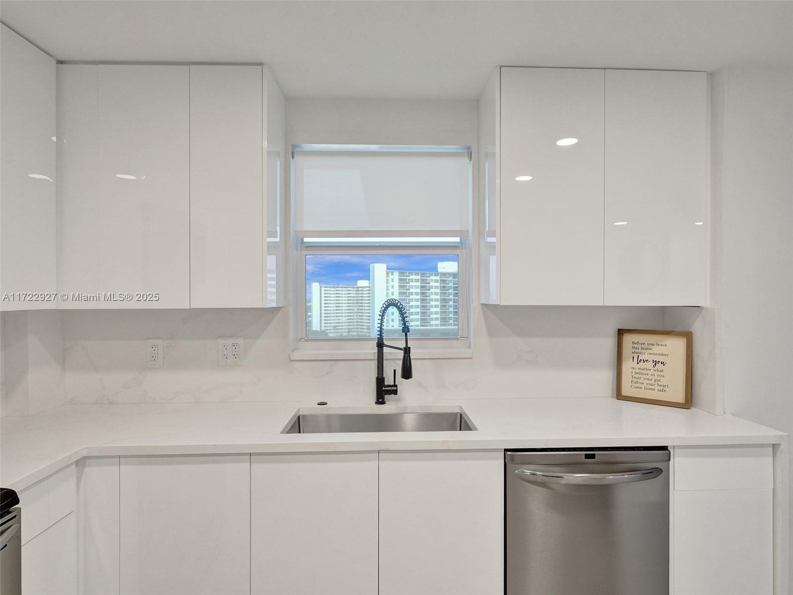 PLAYA DEL SOL CONDO - Residential