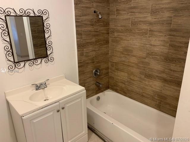 COLLEGE PARK - Residential Lease