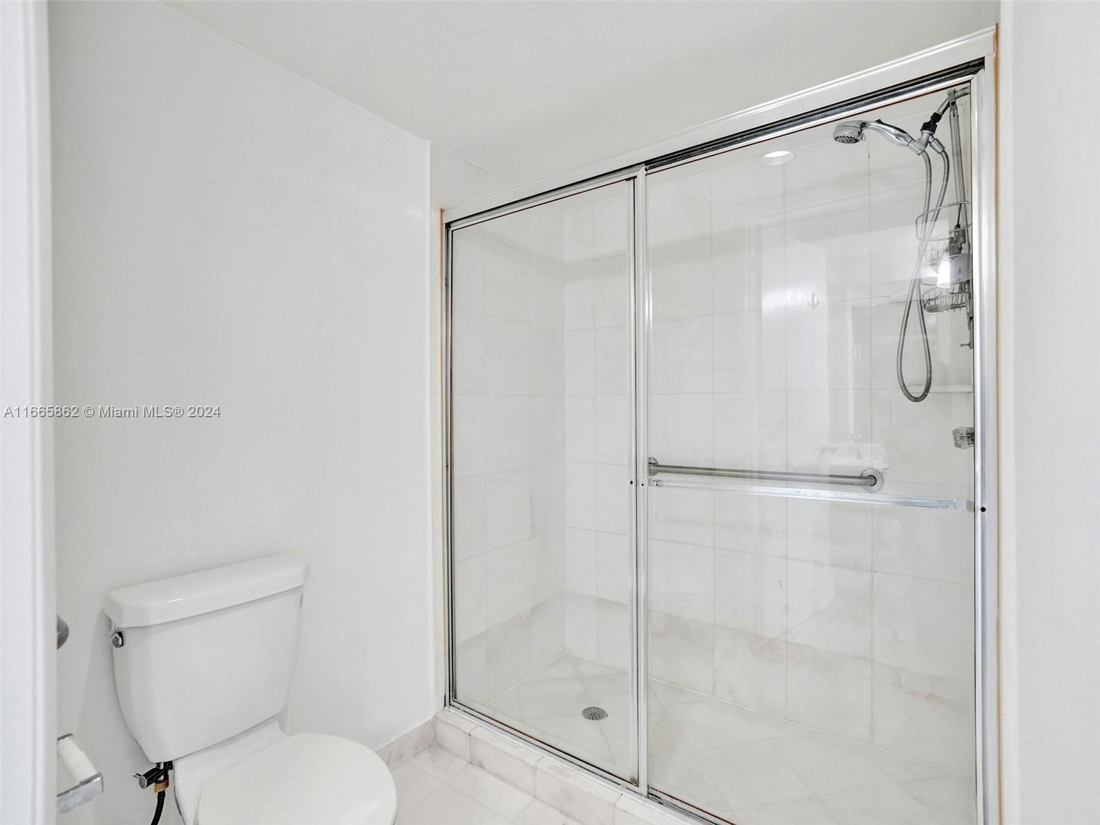 MYSTIC POINTE TOWER 600 C - Residential