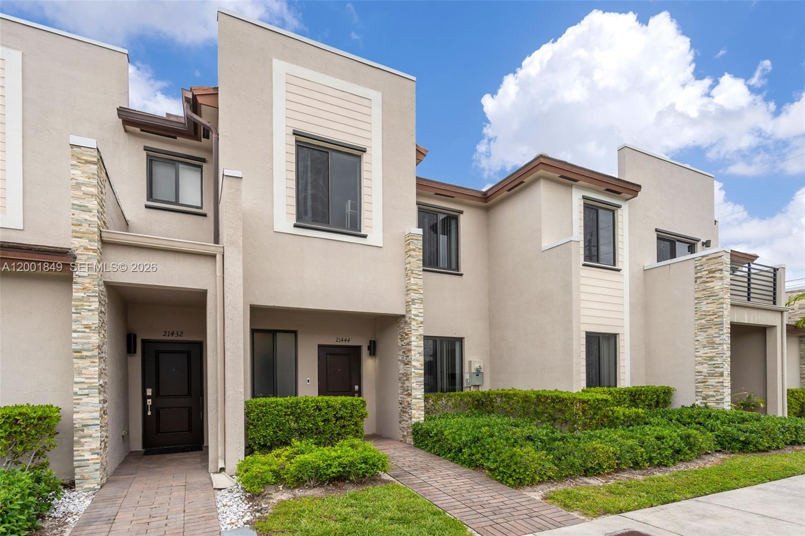 VIA VENTURA NEIGHBORHOOD - Residential