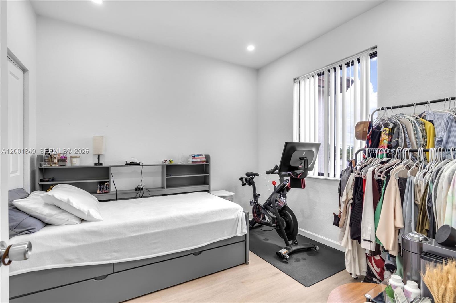 VIA VENTURA NEIGHBORHOOD - Residential