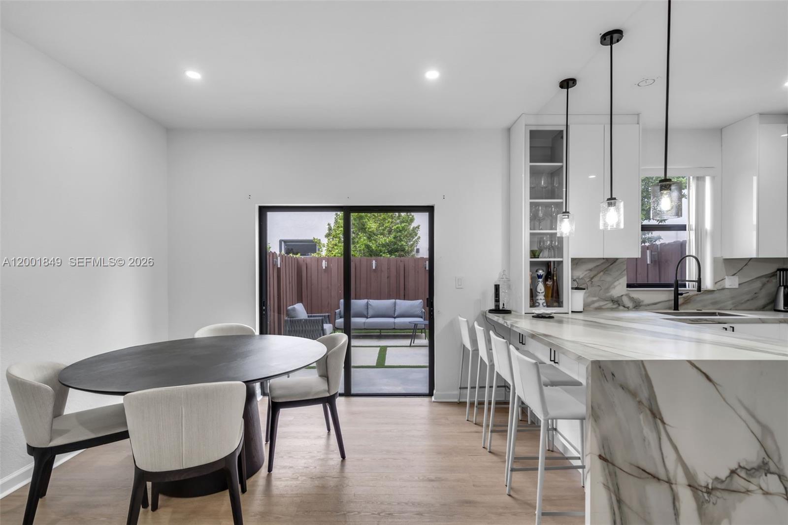 VIA VENTURA NEIGHBORHOOD - Residential