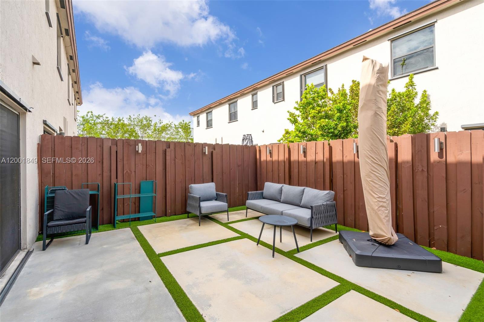 VIA VENTURA NEIGHBORHOOD - Residential