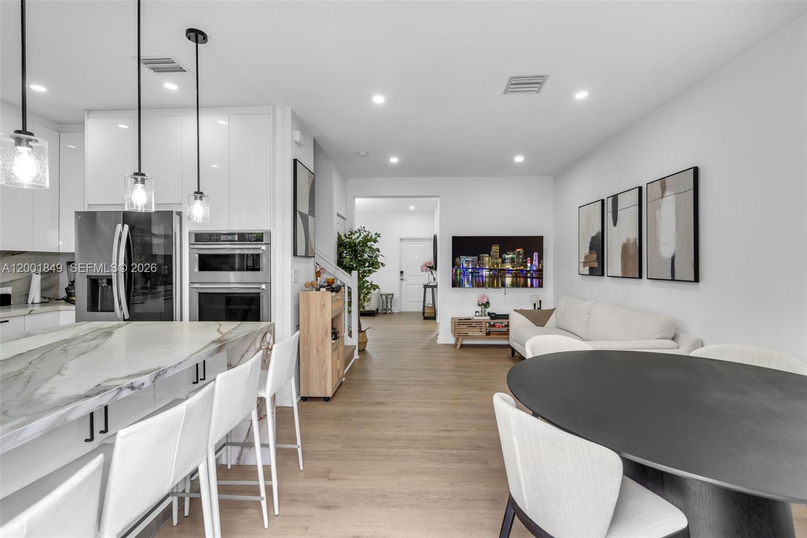 VIA VENTURA NEIGHBORHOOD - Residential