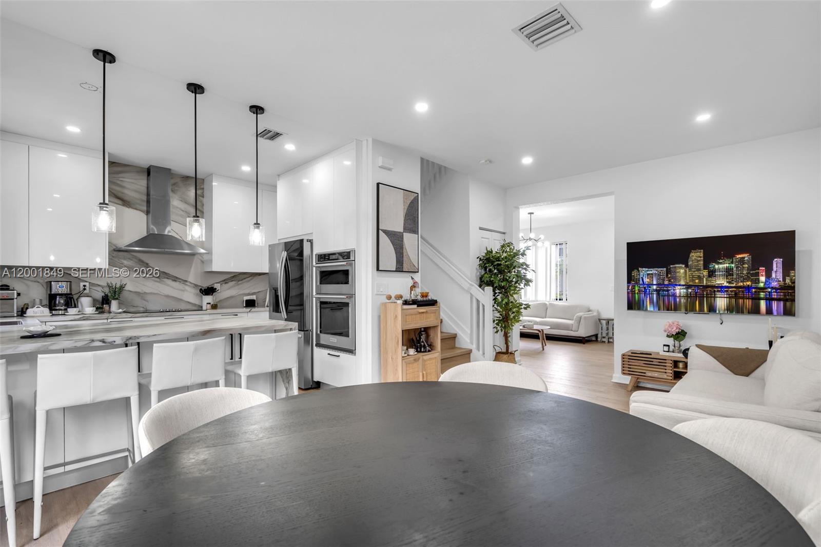 VIA VENTURA NEIGHBORHOOD - Residential