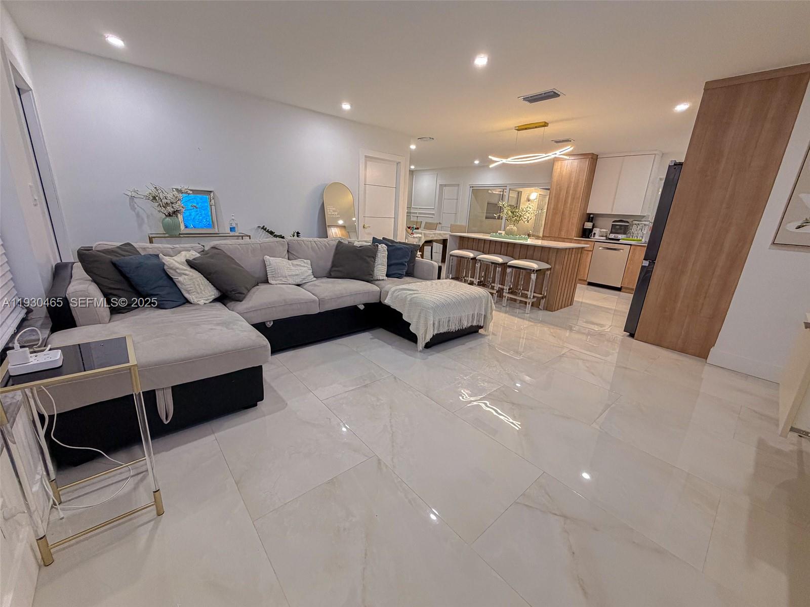 CORAL SPRINGS SUB NO 1 - Residential Lease