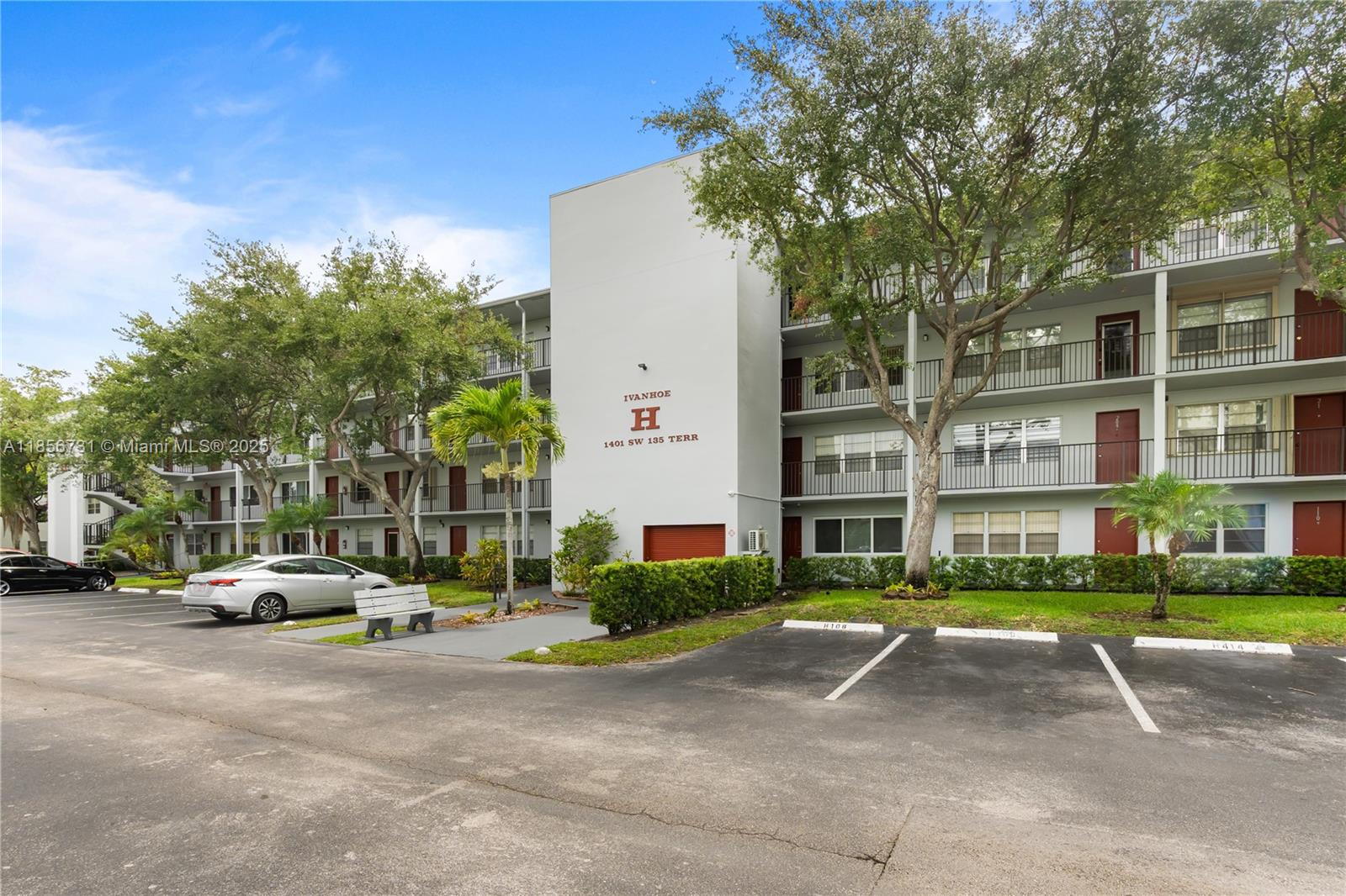 HIGHLY MOTIVATED SELLER! Located in a lively 55+ community, this home offers access to a wealth of amenities designed for comfort and leisure. Enjoy a central location just minutes from shopping, malls, and popular attractions, with multiple houses of worship within walking distance. Ideal for retirees or seasonal residents seeking an active lifestyle, this property provides year-round opportunities for recreation and relaxation. Don’t miss the opportunity to enjoy the best of community living!