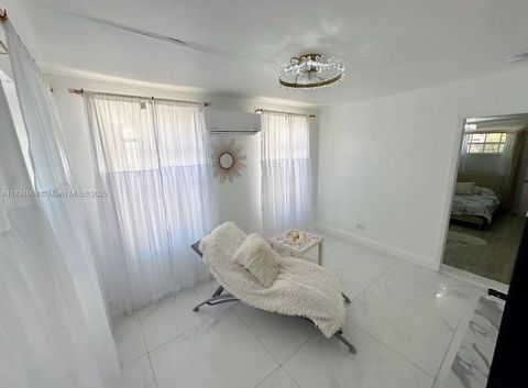 950 NE 127th St 1 North Miami FL 33161