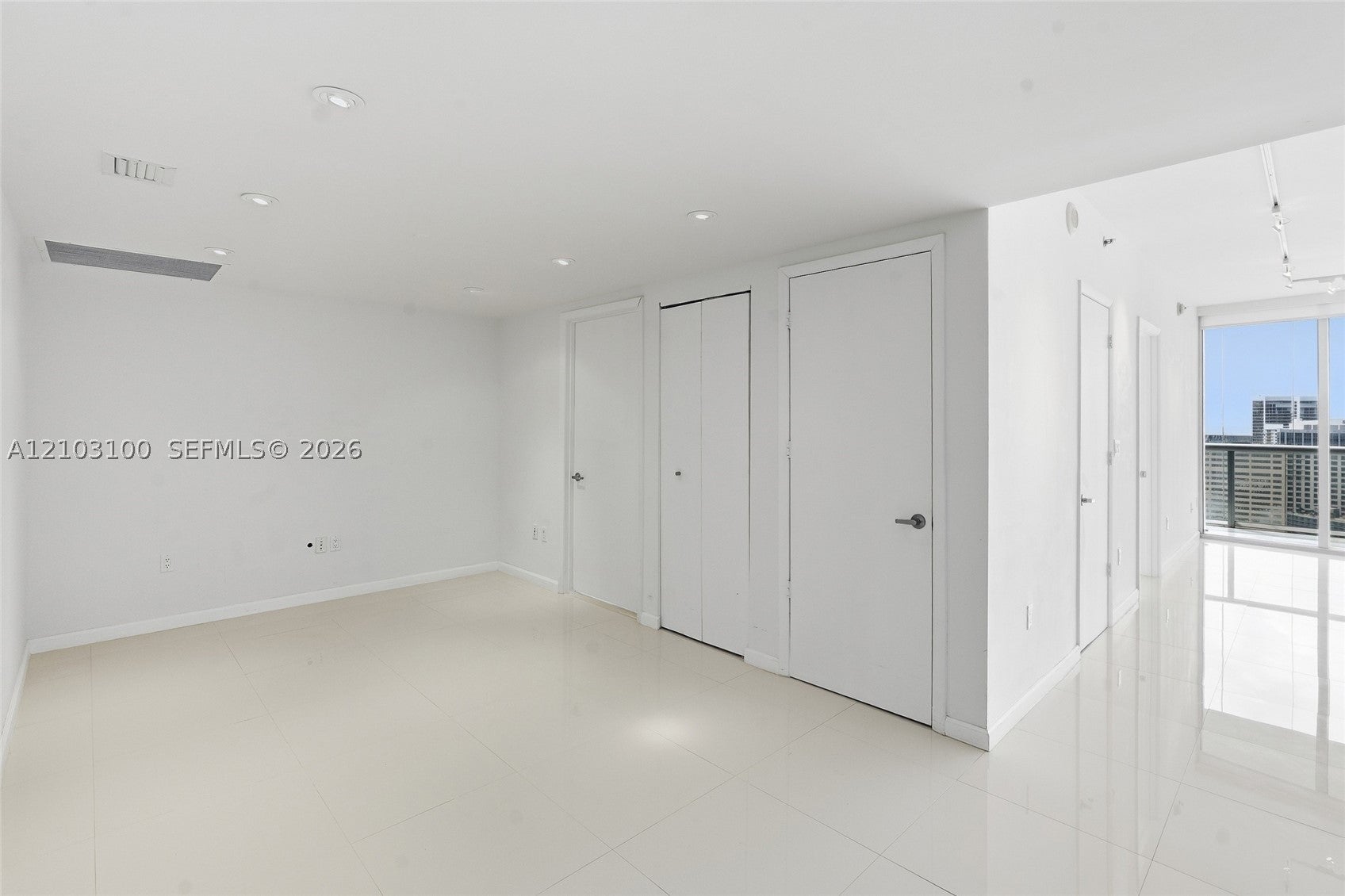 495 Brickell Ave 4003