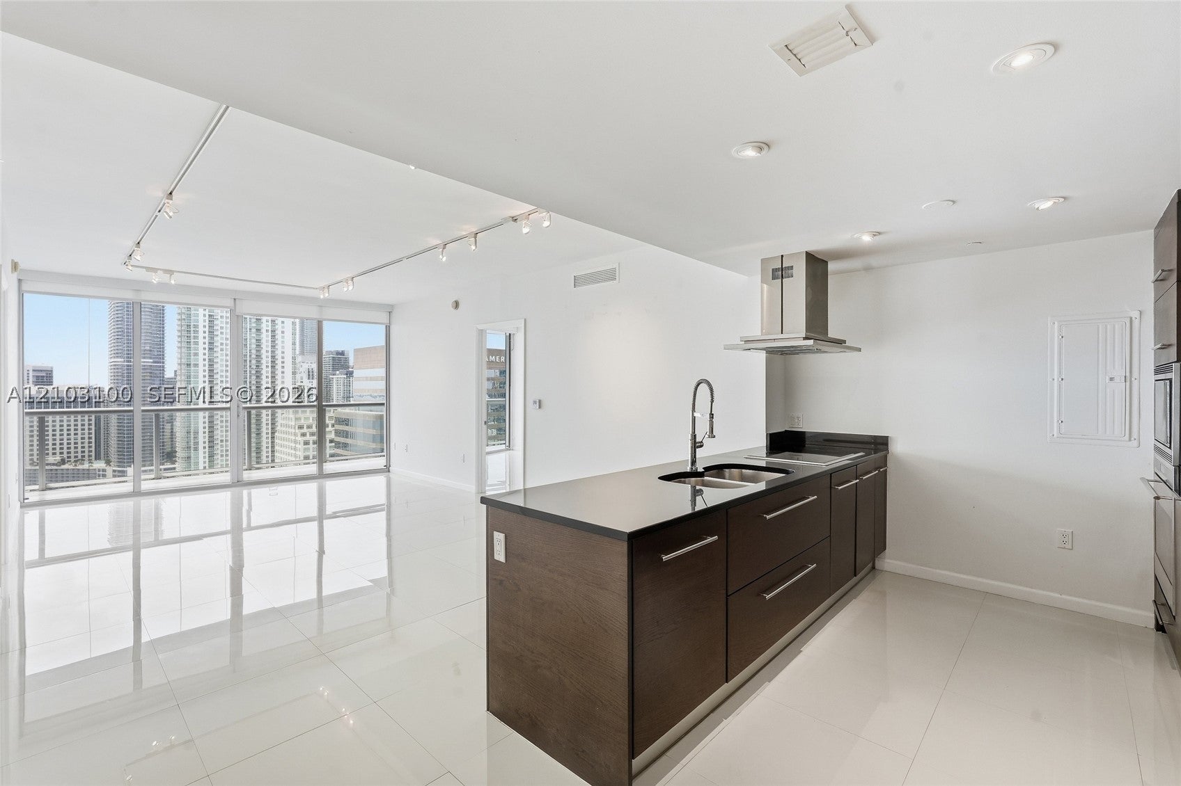 495 Brickell Ave 4003