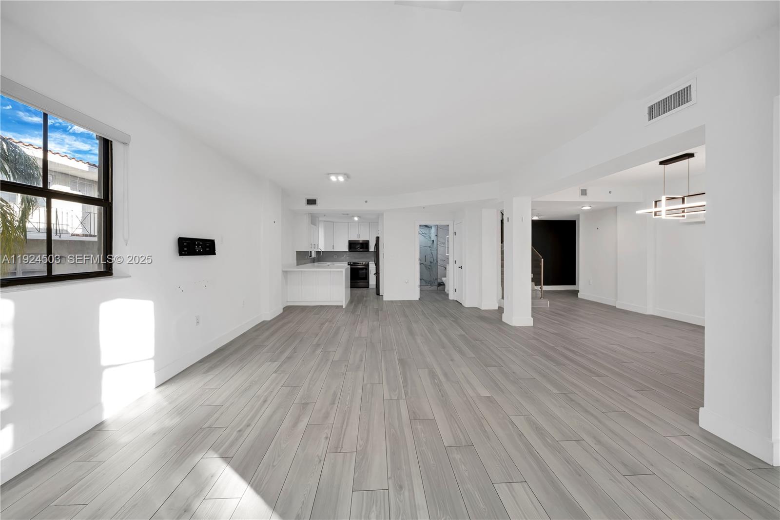 1650 Galiano St TH15, Coral Gables, FL, 33134/$1,200,000 2 1650 Galiano St TH15