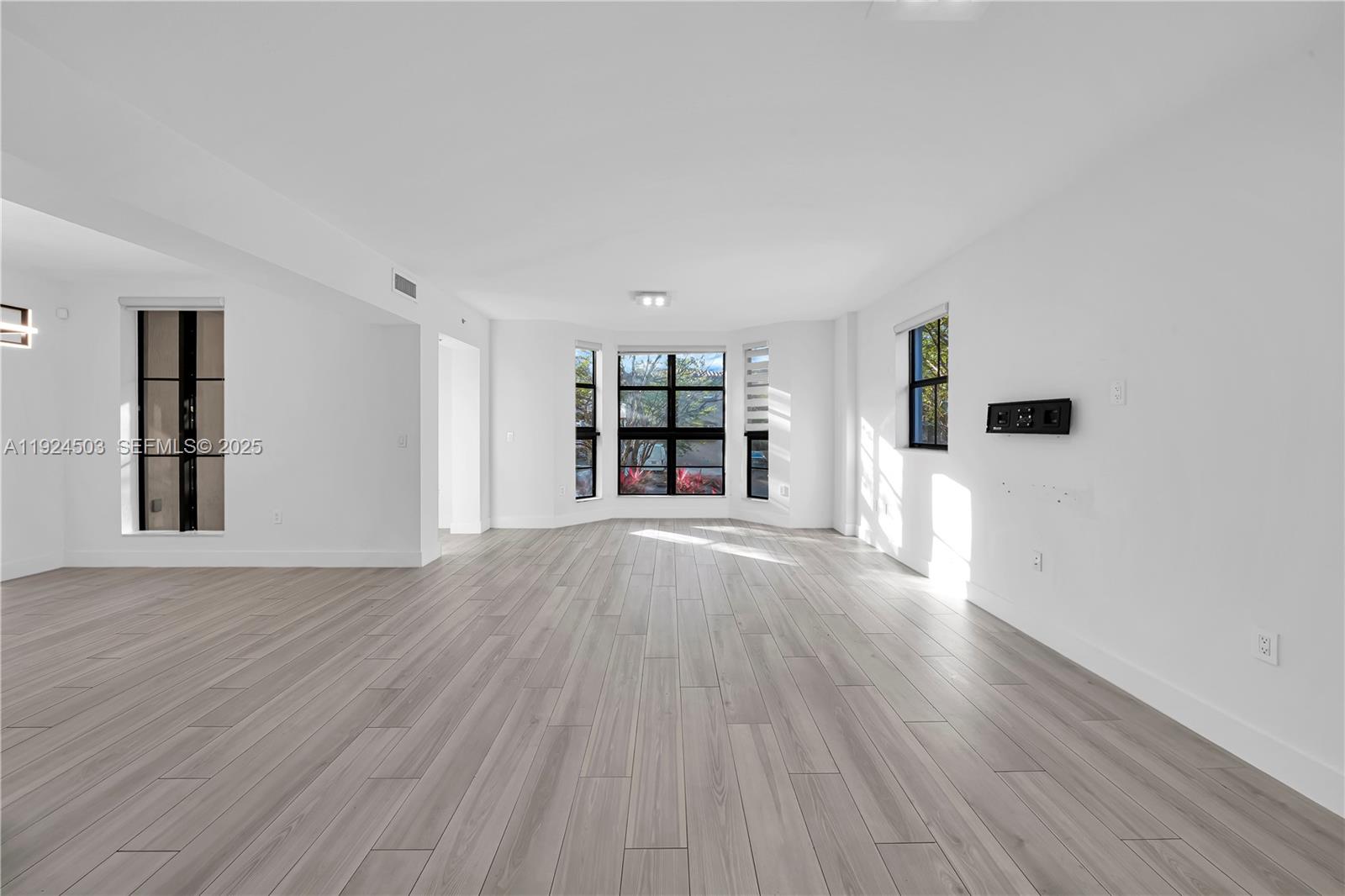 1650 Galiano St TH15, Coral Gables, FL, 33134/$1,200,000 3 1650 Galiano St TH15