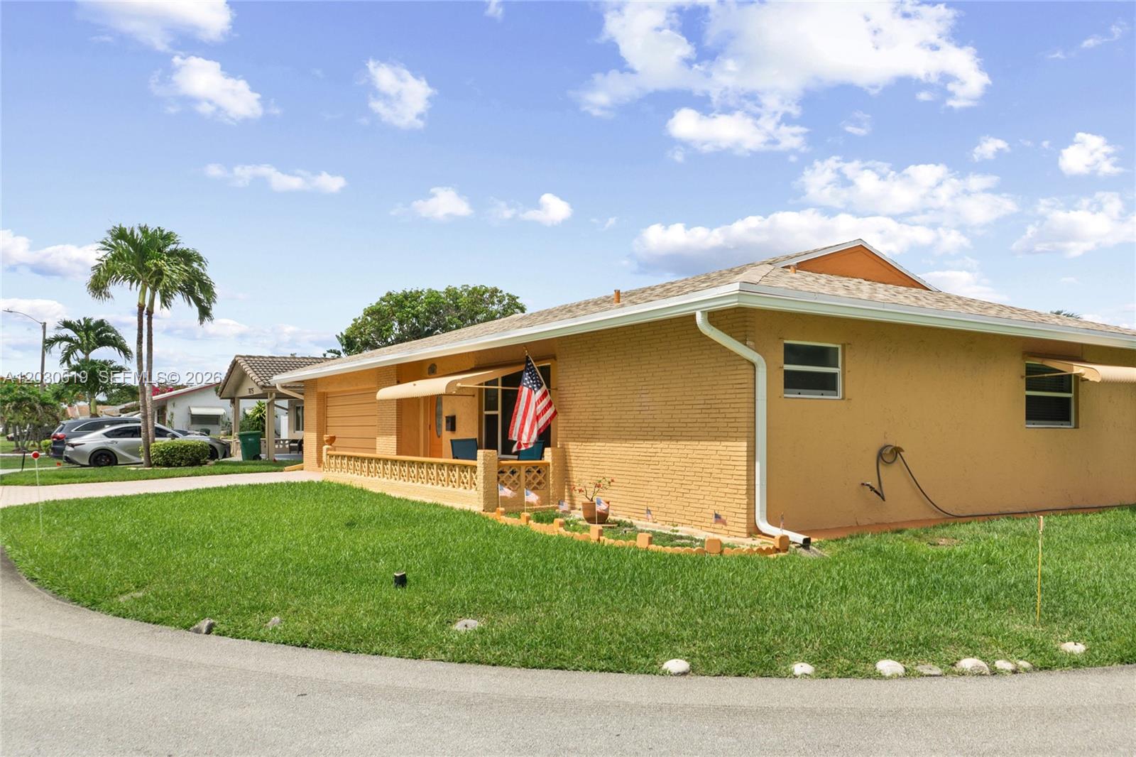 7617 NW 66th Ter
