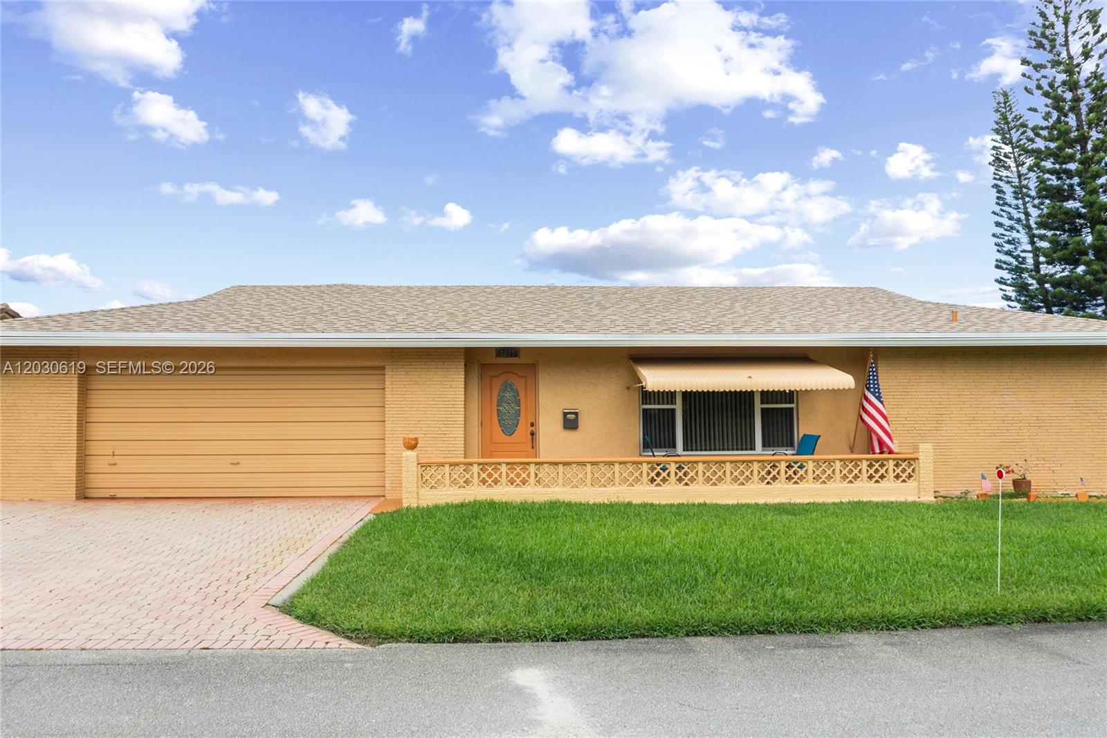 7617 NW 66th Ter