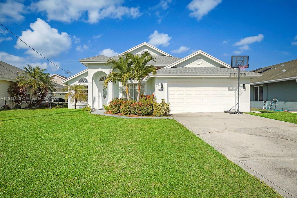 Photo of 6061 Mullin St, Jupiter, FL 33458 (MLS # A11918843)