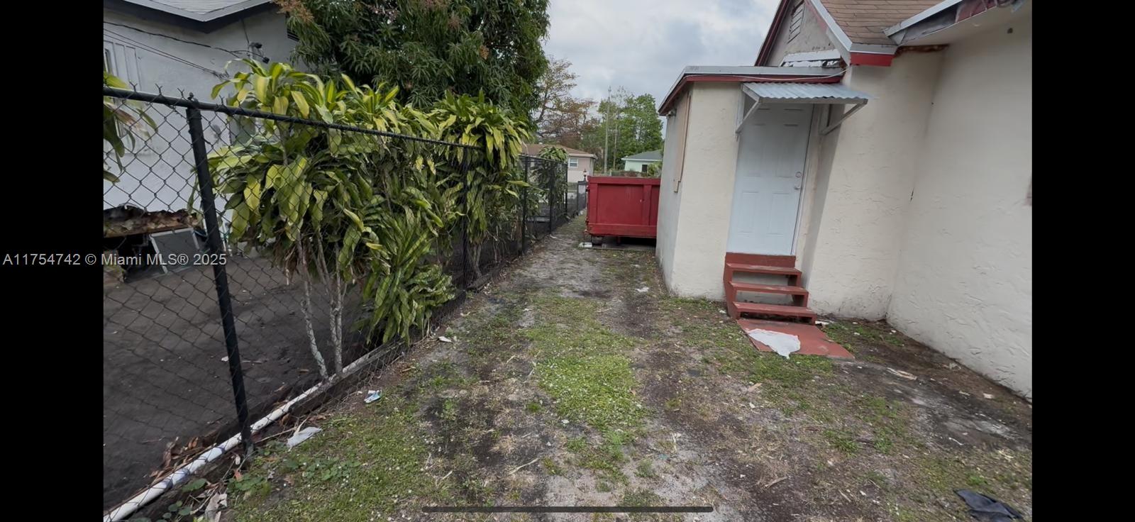 2760 NW 11th Ct