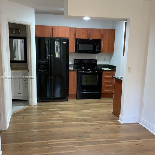 LA HACIENDA COUNTRY CLUB - Residential Lease