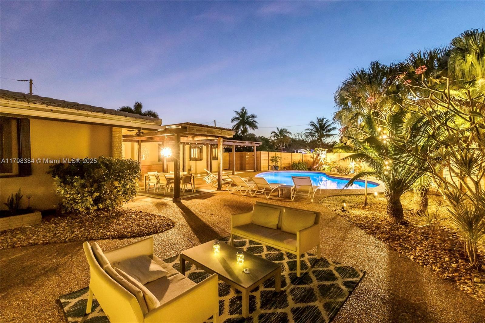 Coral Woods 33-25 B - Residential Lease