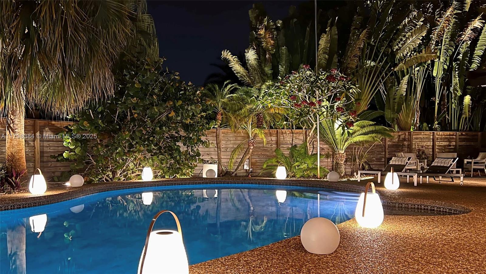 Coral Woods 33-25 B - Residential Lease