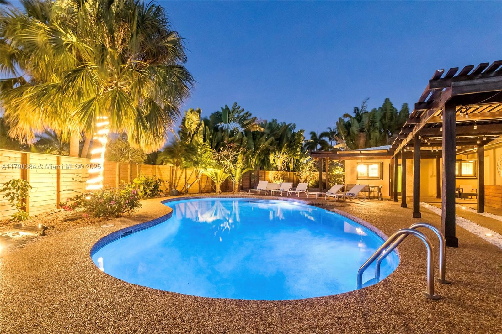 Coral Woods 33-25 B - Residential Lease