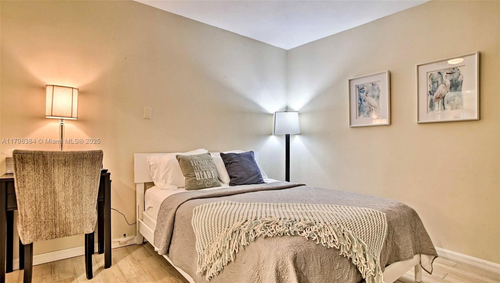 Coral Woods 33-25 B - Residential Lease