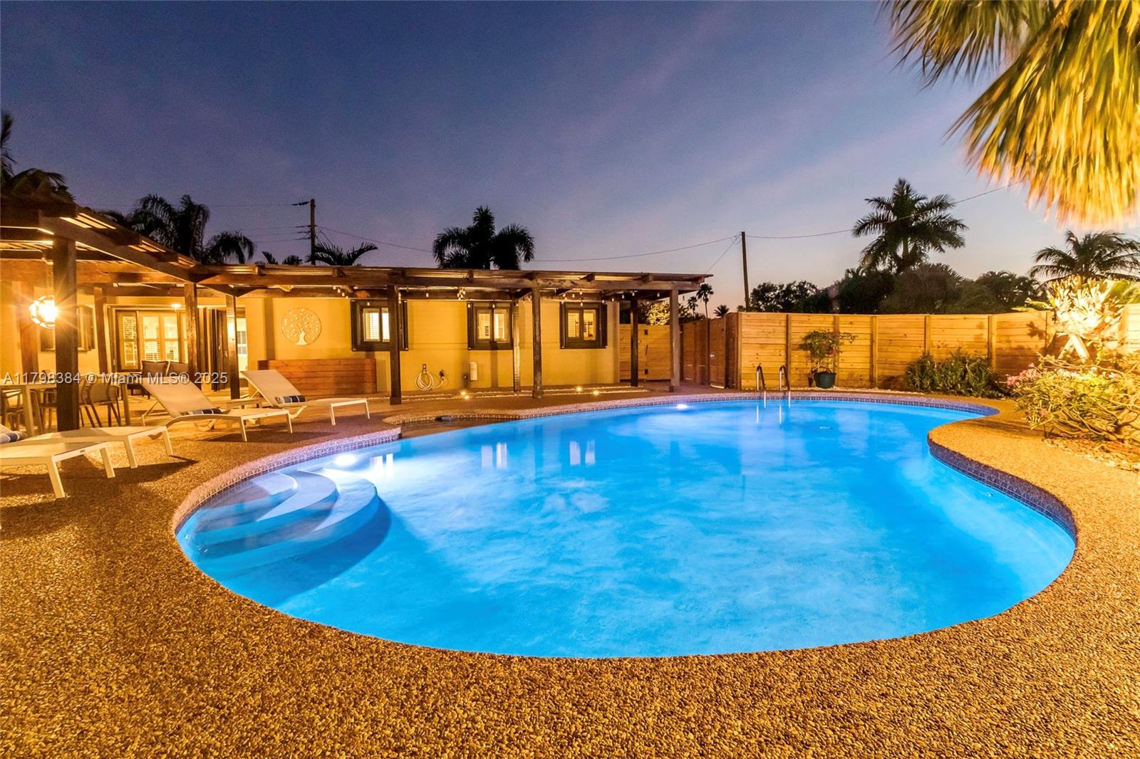 Coral Woods 33-25 B - Residential Lease