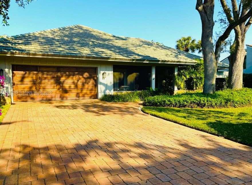 Seasonal Rental Opportunity at 1 Balfour,Palm Beach Gardens!Discover the perfect blend of golf,privacy &elegance inside Thurston Estates at PGA National.This spacious 4-bedroom,3-bath home with nearly 3,000 sq ft is available for seasonal lease.Imagine mornings in the huge Florida room,surrounded by panoramic golf course views or relaxing in your private spa-like suite with dual closets & electric sauna.The gourmet kitchen with Sub-Zero fridge and double oven is ideal for entertaining & a screened-in patio lets you enjoy the Florida lifestyle.Complete with a new generator for peace of mind,this residence offers comfort,luxury &exclusivity.
Available at $10,000/month for a minimum 3-month stay.Schedule your private showing and secure your seasonal escape today!The Property is also for sale