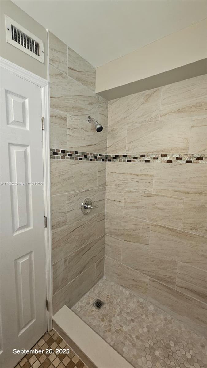 HOLLYWOOD TERRACE - Residential Lease